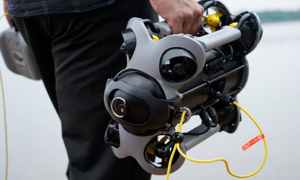 CHASING M2 S Real in Hand